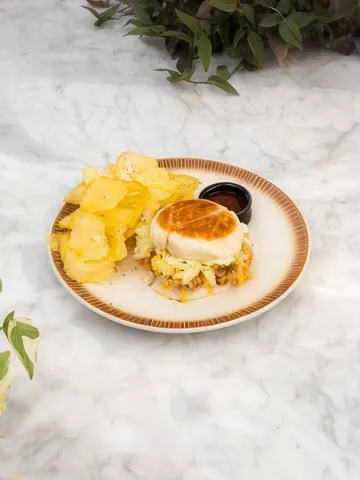 crispy chicken muffin from lazy cat, riyadh