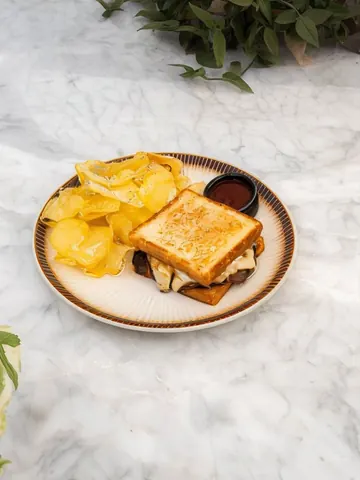 ms. melt from lazy cat, riyadh