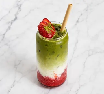 strawberry matcha from house of matcha, riyadh